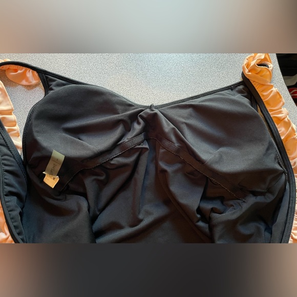 Cupshe Black & Peach Ruffled 1pc Swimsuit Size Large - Picture 5 of 13